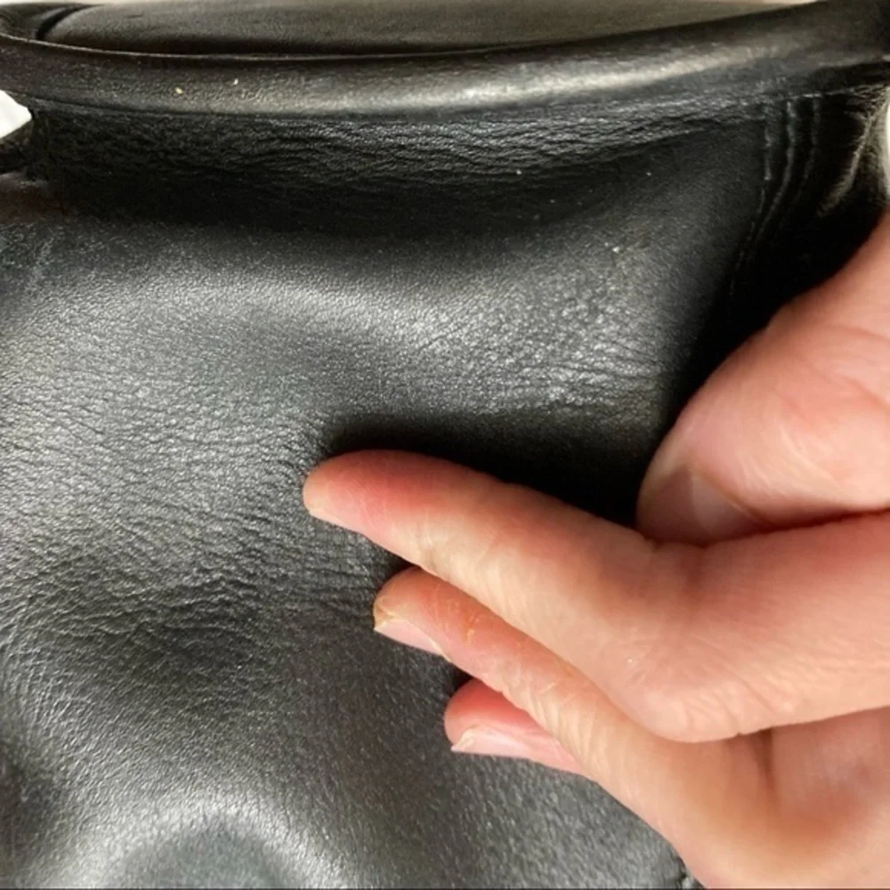 Coach black leather vintage bucket shoulder bag 6008